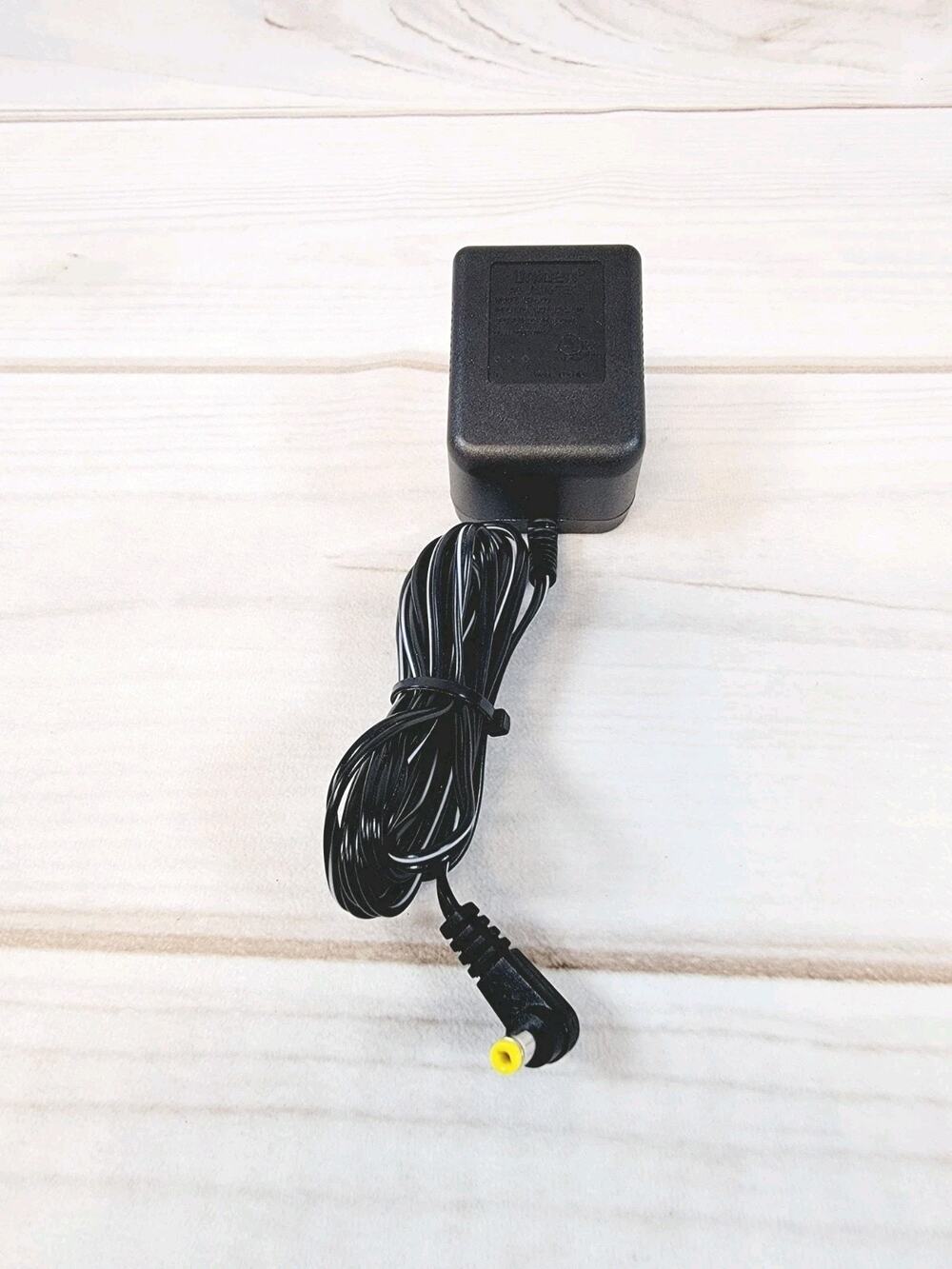 Genuine Uniden AC Adapter Power Supply AD-800 120VAC 60Hz 6W 9VDC 350mA